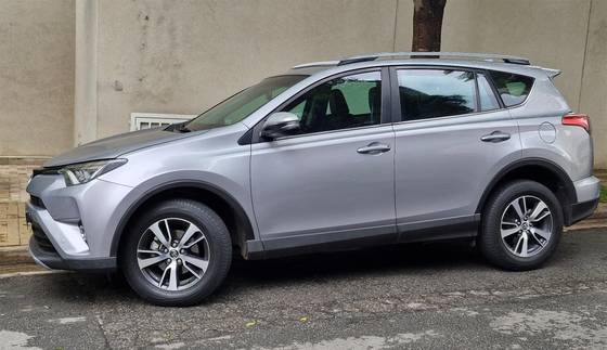 TOYOTA RAV4 2.0 TOP 4X2 16V GASOLINA 4P AUTOMÁTICO TOYOTA RAV4 2.0 TOP 4X2 16V GASOLINA 4P AUTOMÁTICO